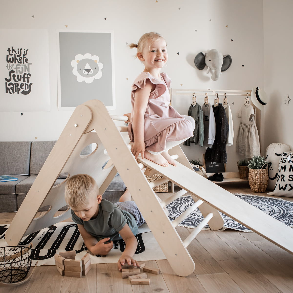 Triangle d’escalade Montessori transformable avec rampe 2 en 1