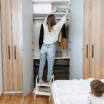 Tabouret marchepied à hauteur ajustable – Bois blanc naturel