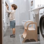 Tabouret marchepied à hauteur ajustable – Bois naturel