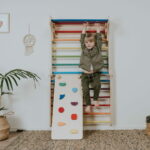 Rampe d'escalade - Extension pour Triangle Pikler et Mur suédois - Arc-en-ciel – Image 3