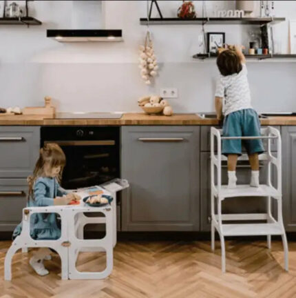 Tour d'apprentissage convertible en table 2-en-1 grise