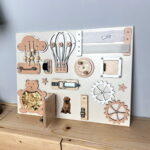 Tableau d’activités Montessori - Busy Board - avec Portes - 30 × 40 cm