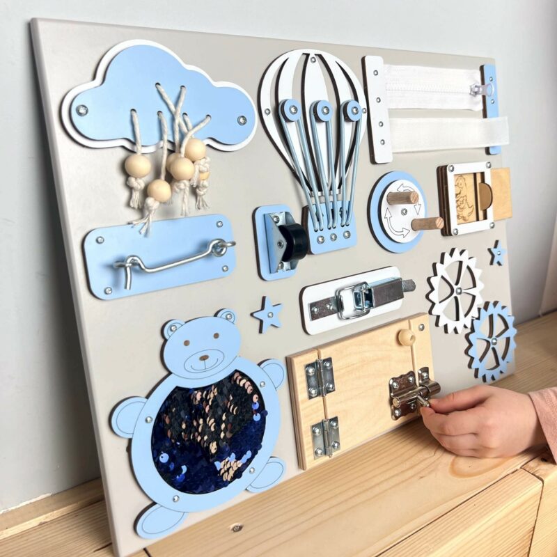 Tableau d'activites en bois Busy Board Montessori