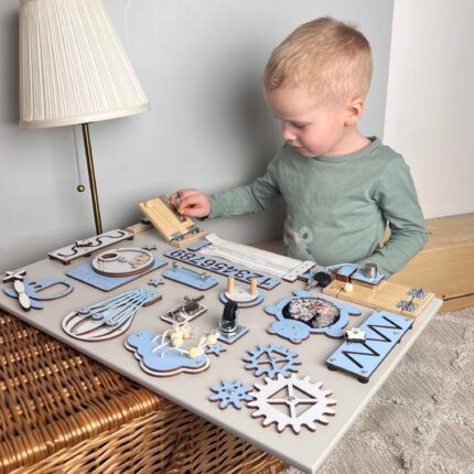 Tableau d'activites en bois Busy Board Montessori