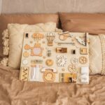 Tableau sensoriel Montessori - Busy Board - 50×60 cm - Moyen – Image 7