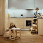 Tour d'Apprentissage Montessori en Bois Premium – Table Convertible 2-en-1 - Bois Naturel – Image 3