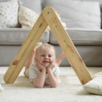 Triangle Pickler Montessori 2-en-1 - avec Toboggan et Mur d'Escalade - Bois Naturel – Image 11