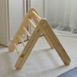 Triangle Pickler Montessori 2-en-1 - avec Toboggan et Mur d'Escalade - Bois Naturel – Image 17