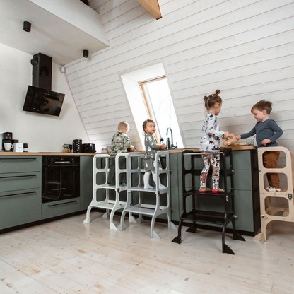 stepnsit-convertible-2-in-1-helper-tower-table-white-support-legs-be9dc67c-1.jpg Tour d'Apprentissage Montessori - Convertible 2-en-1 - Blanc- avec Extra support pieds – Image 1