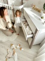 Lit bébé évolutif ELIN - avec matelas - Cappuccino et blanc – Image 6