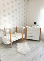 Lit bébé évolutif ELIN - avec matelas - Naturel et blanc